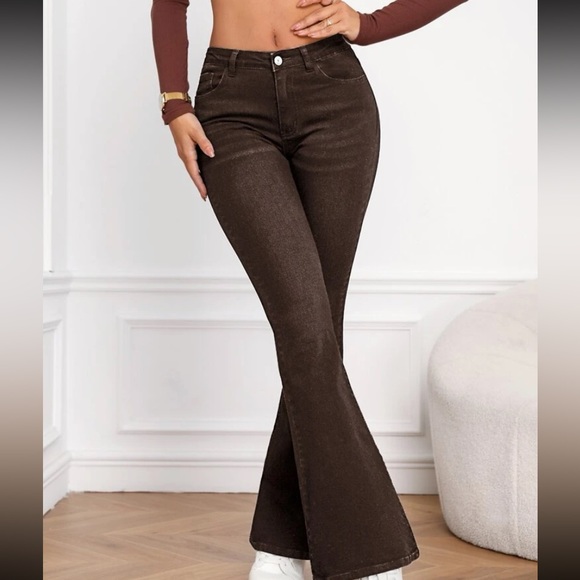 Slant Pocket Bootcut Leg Jeans in coffee brown in a M/ US 6. - Picture 2 of 6